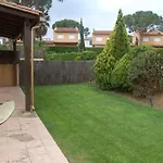 Casa Con Piscina A Menos De 1 Min De La Playa. Aa