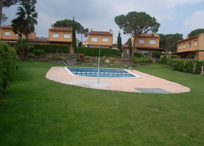 Casa Con Piscina A Menos De 1 Min De La Playa. Aa