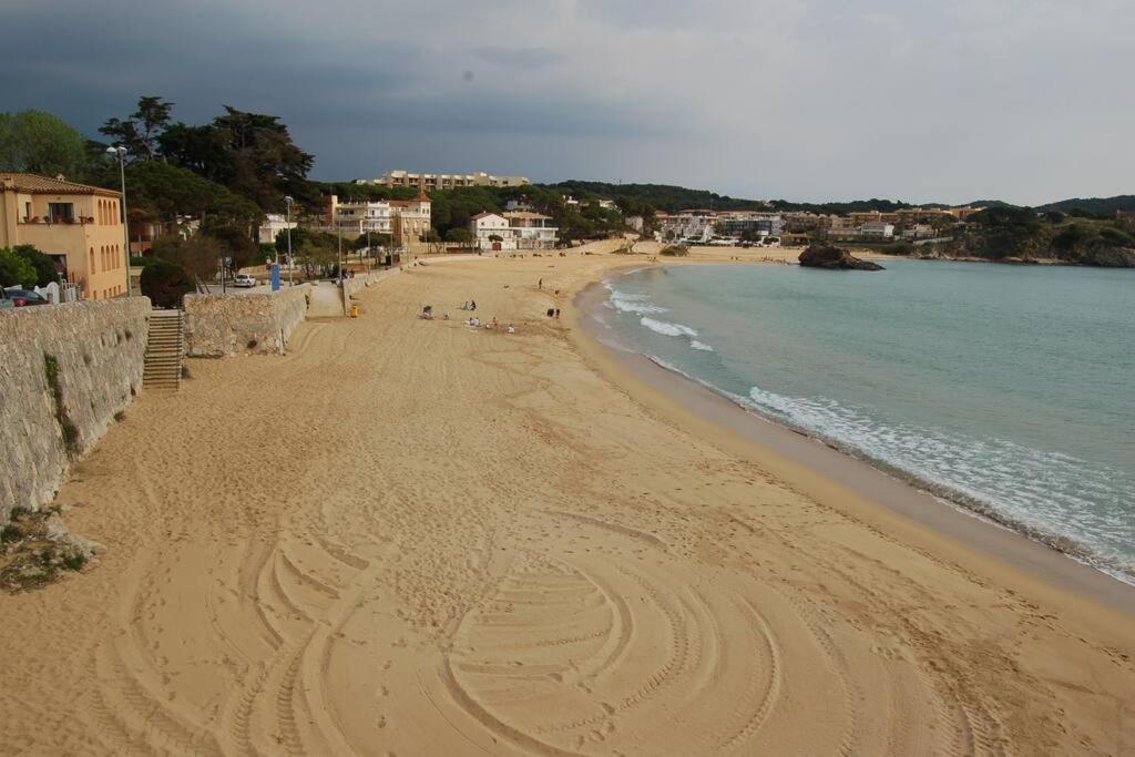 Casa Con Piscina A Menos De 1 Min De La Playa. Aa Сasa de vacaciones Gerona