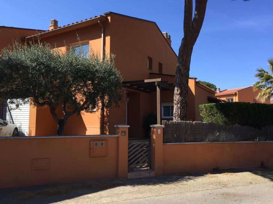 Casa Con Piscina A Menos De 1 Min De La Playa. Aa Сasa de vacaciones Gerona
